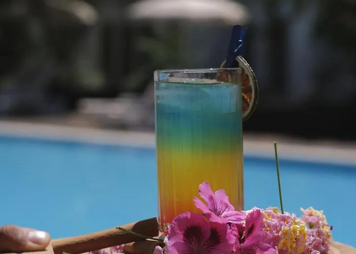 Flora 3* غومْبيت