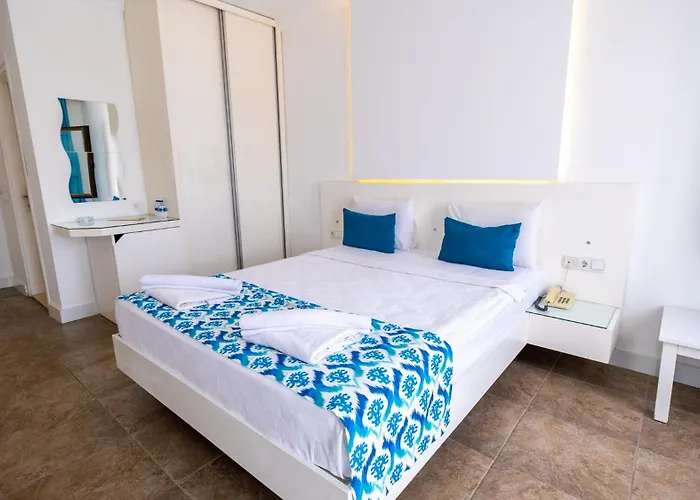 Flora غومْبيت