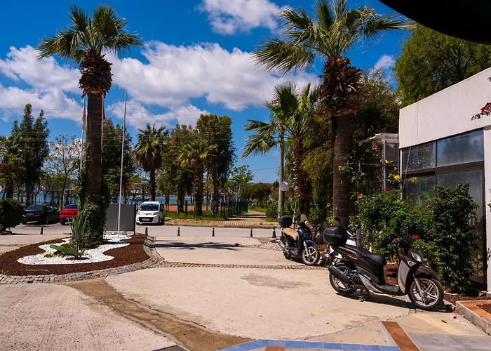 فندق Flora غومْبيت