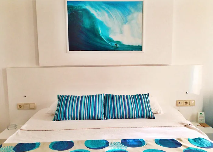 Flora 3* غومْبيت