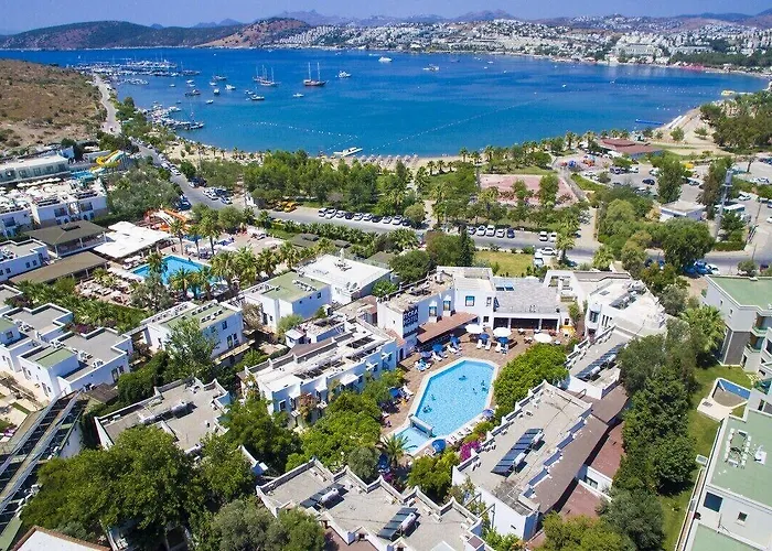 Flora فندق غومْبيت