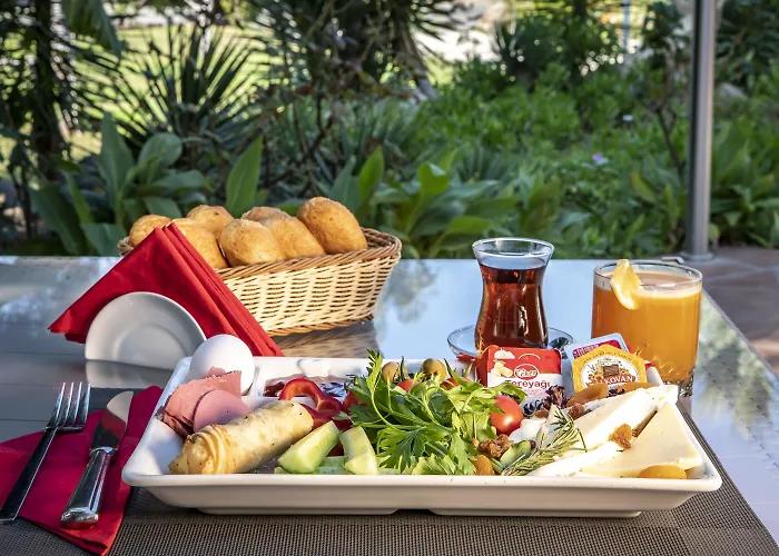 Flora غومْبيت