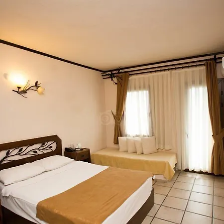 Hotel Flora 3*