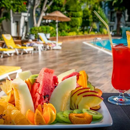 Flora Hotel 3*