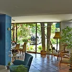 Otel Flora 3*