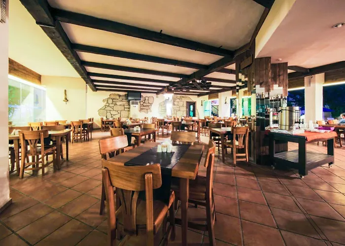 Flora Hotel